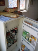 Kitching facilities: refrigerator, hot plates...