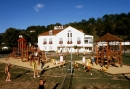 Spielplatz und Restaurant